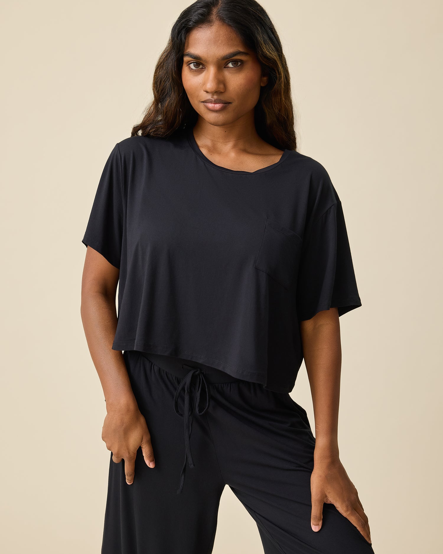 Aria Bamboo Casual Cropped Short Sleeve Top | Black - Image 3