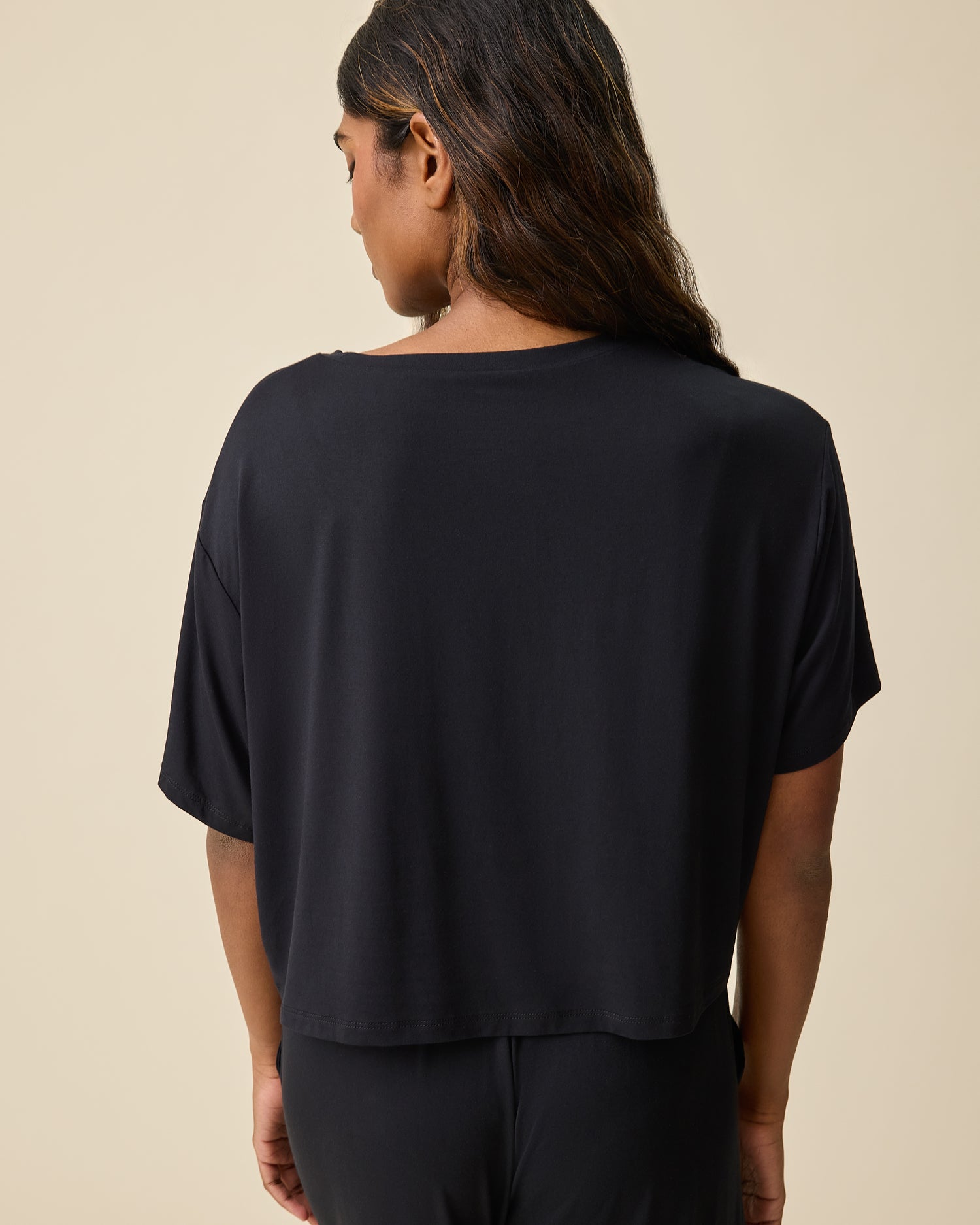 Aria Bamboo Casual Cropped Short Sleeve Top | Black - Image 5