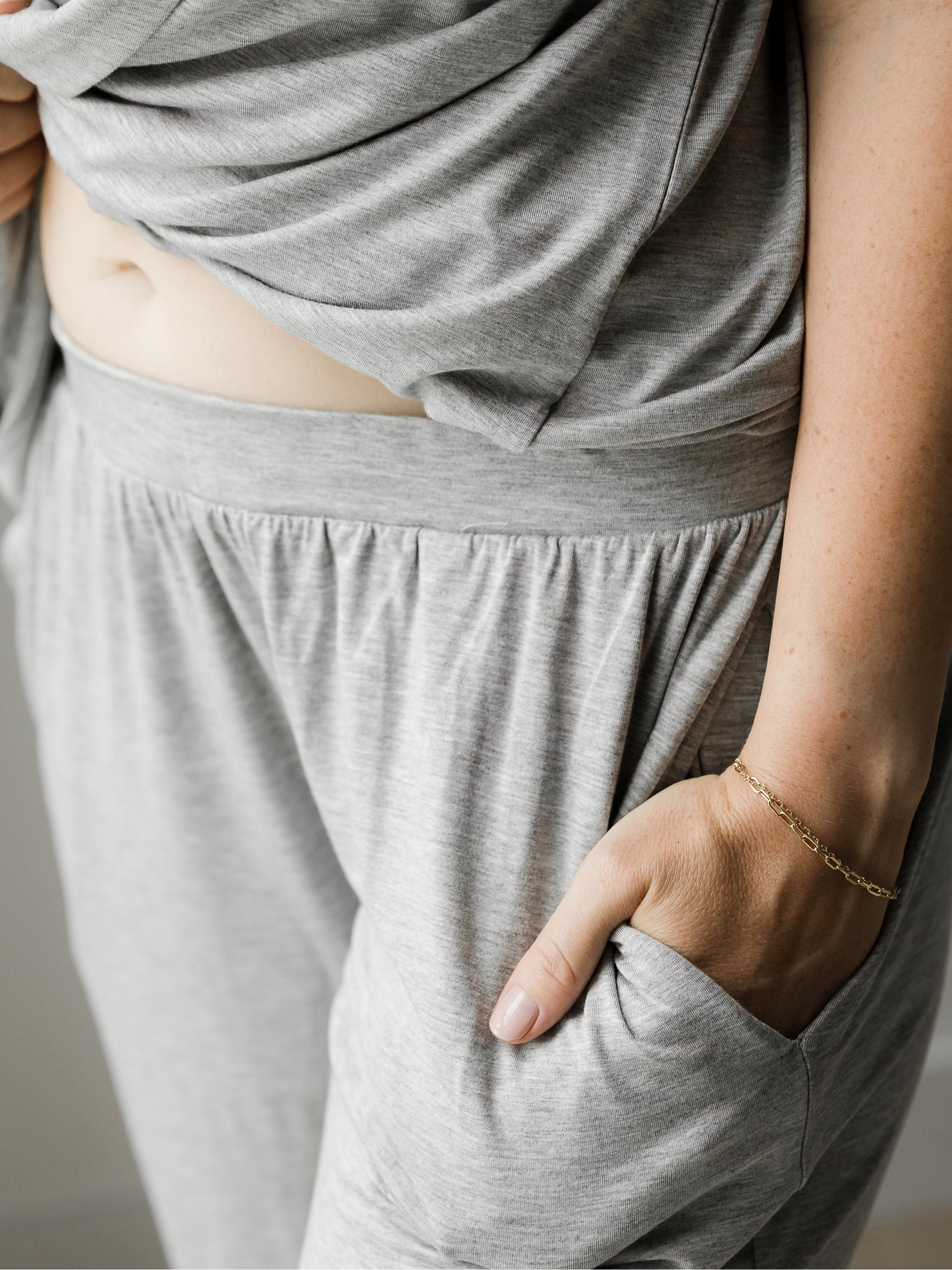Tulip Hem Short Sleeve Maternity & Nursing Pajama Set | Grey Heather - Image 5