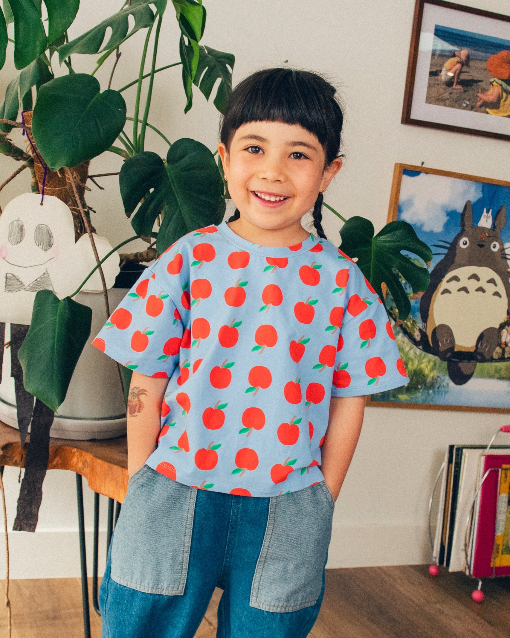 Graphic Tee | Blue Apple