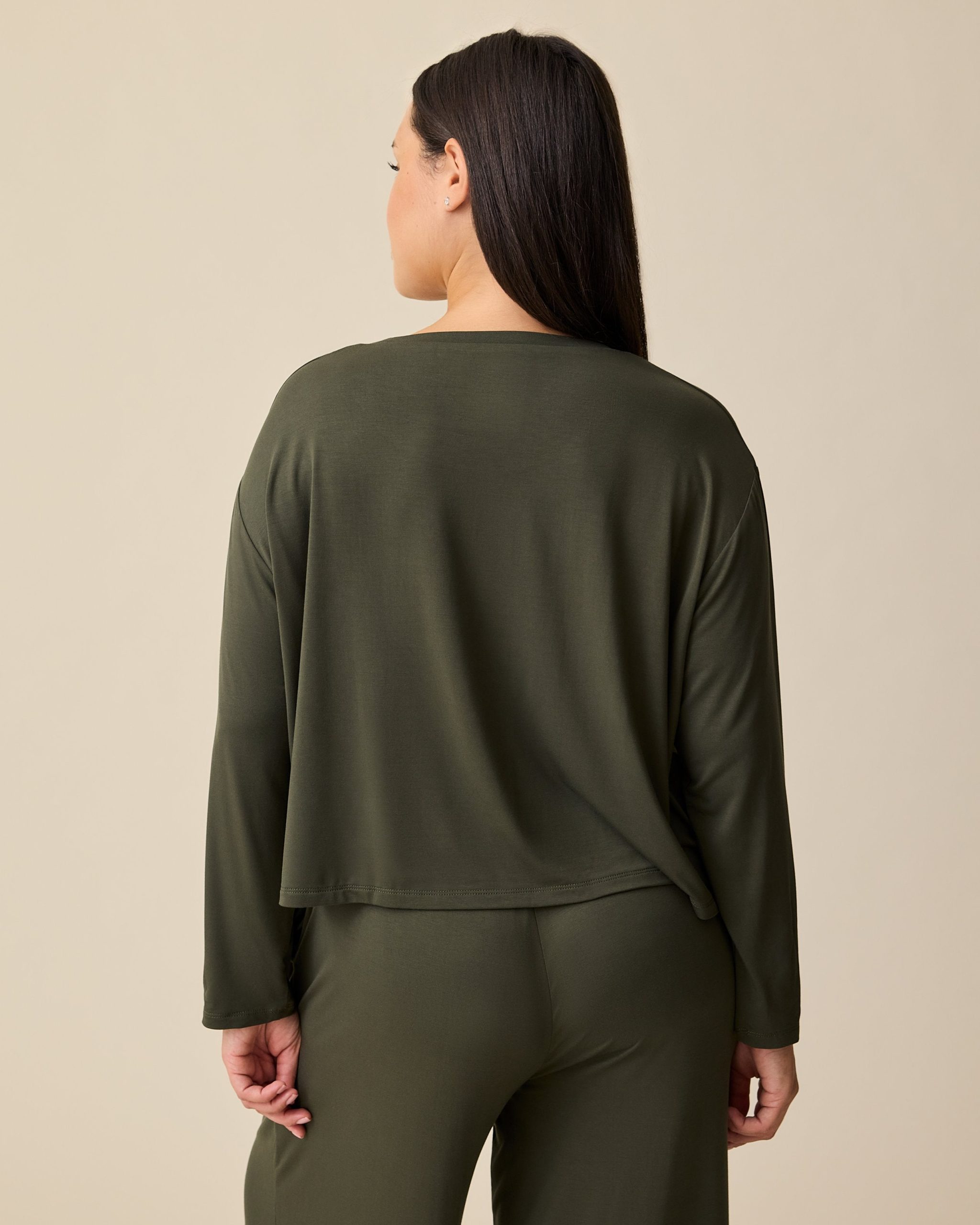 Aria Bamboo Casual Cropped Long Sleeve Top | Thyme - Image 5