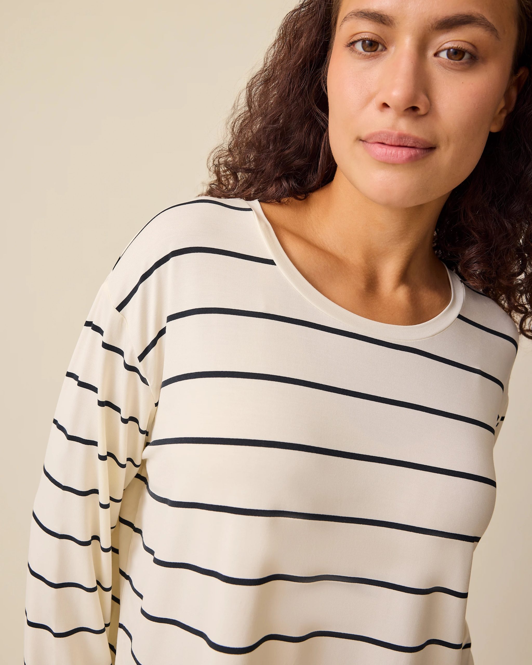 Aria Bamboo Casual Cropped Long Sleeve Top | Thyme - Image 11