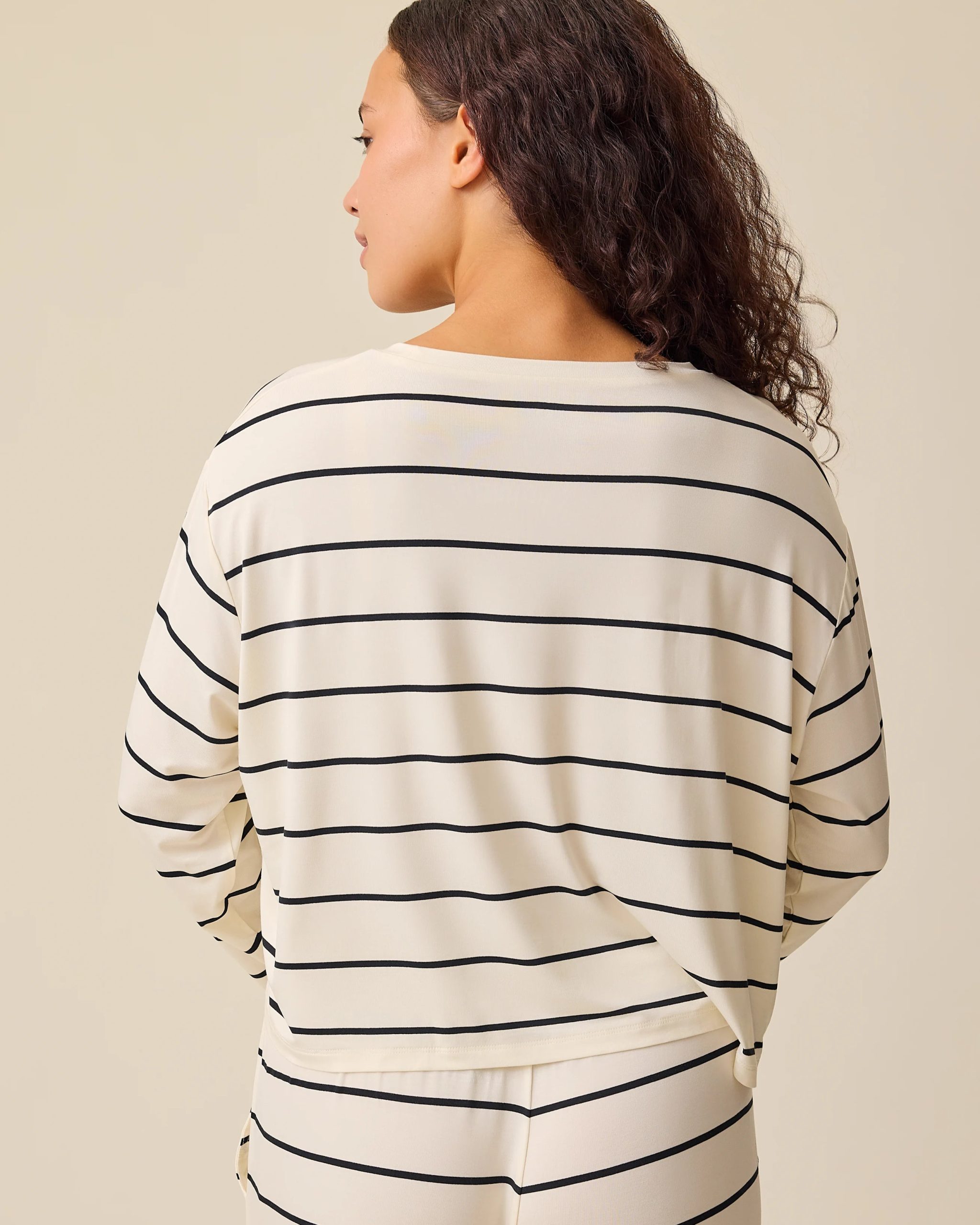Aria Bamboo Casual Cropped Long Sleeve Top | Thyme - Image 13