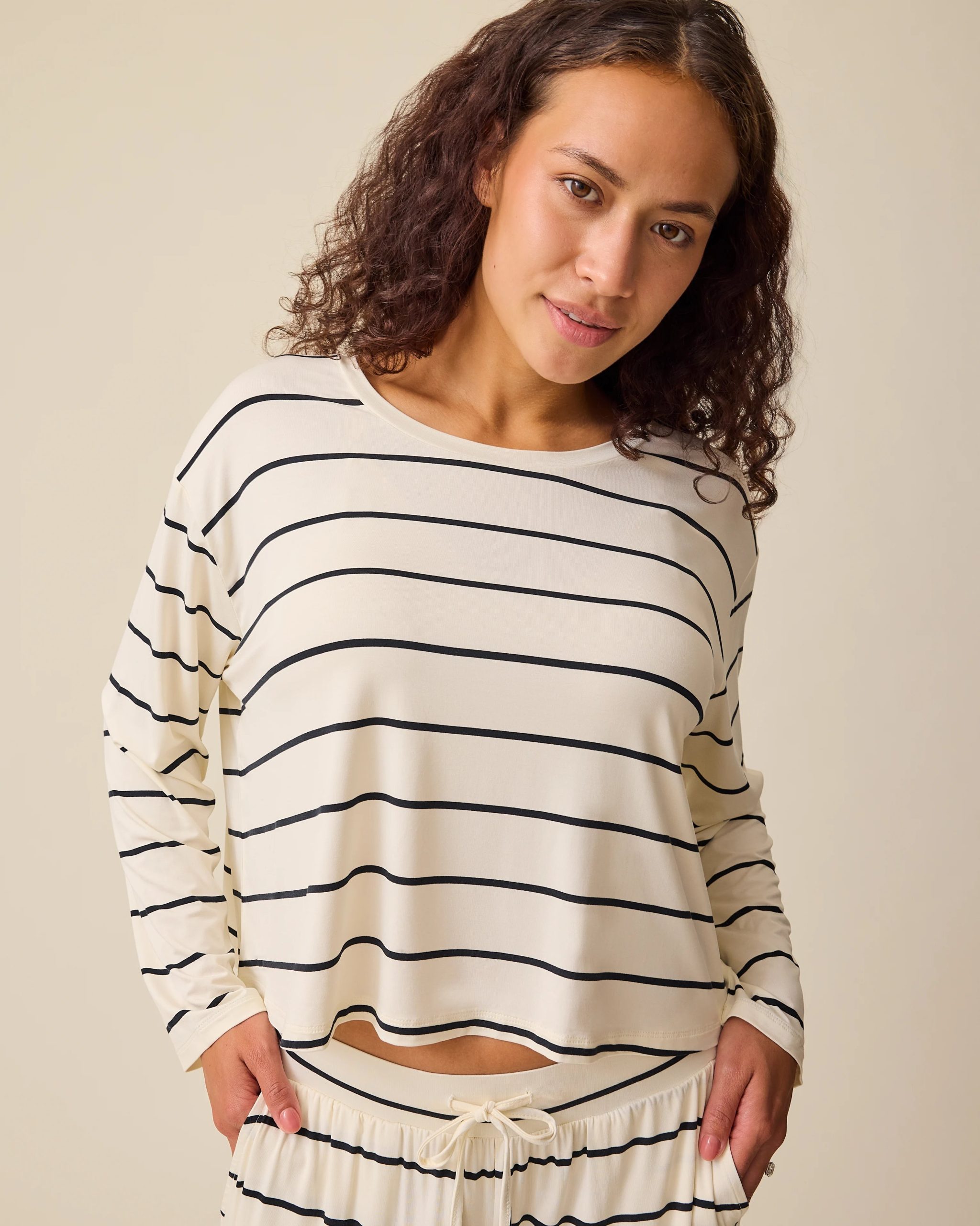 Aria Bamboo Casual Cropped Long Sleeve Top | Thyme - Image 10