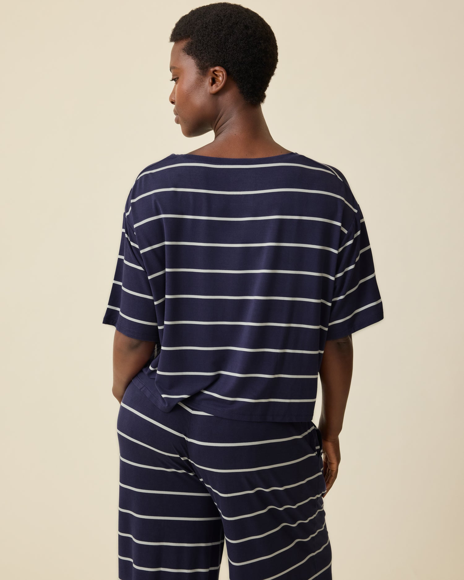Aria Bamboo Casual Cropped Short Sleeve Top | Black - Image 21