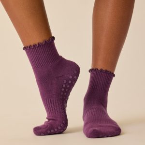Non-Slip Ruffle Ankle Socks | Burgundy Plum