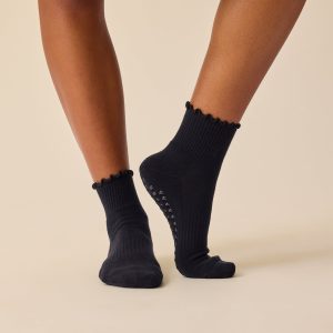 Non-Slip Ruffle Ankle Socks | Black