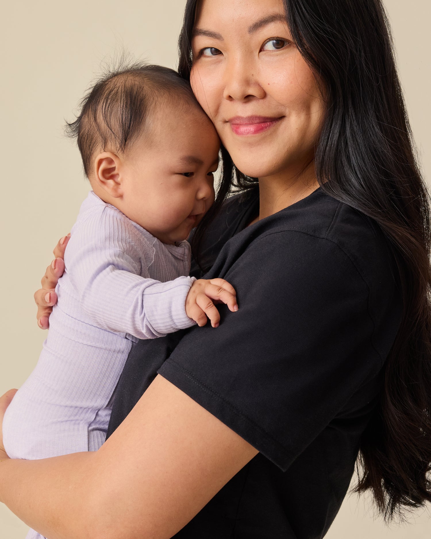 Relaxed Cotton Maternity & Nursing T-shirt | Black - Image 3