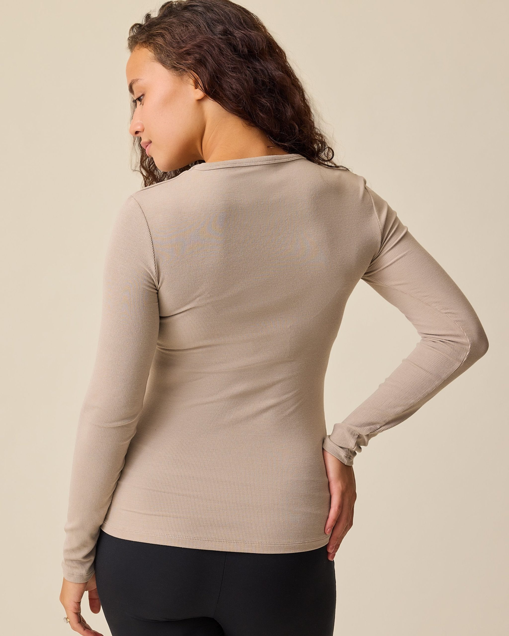 Ribbed Bamboo Long Sleeve Nursing T-shirt | Sandstone - Image 4