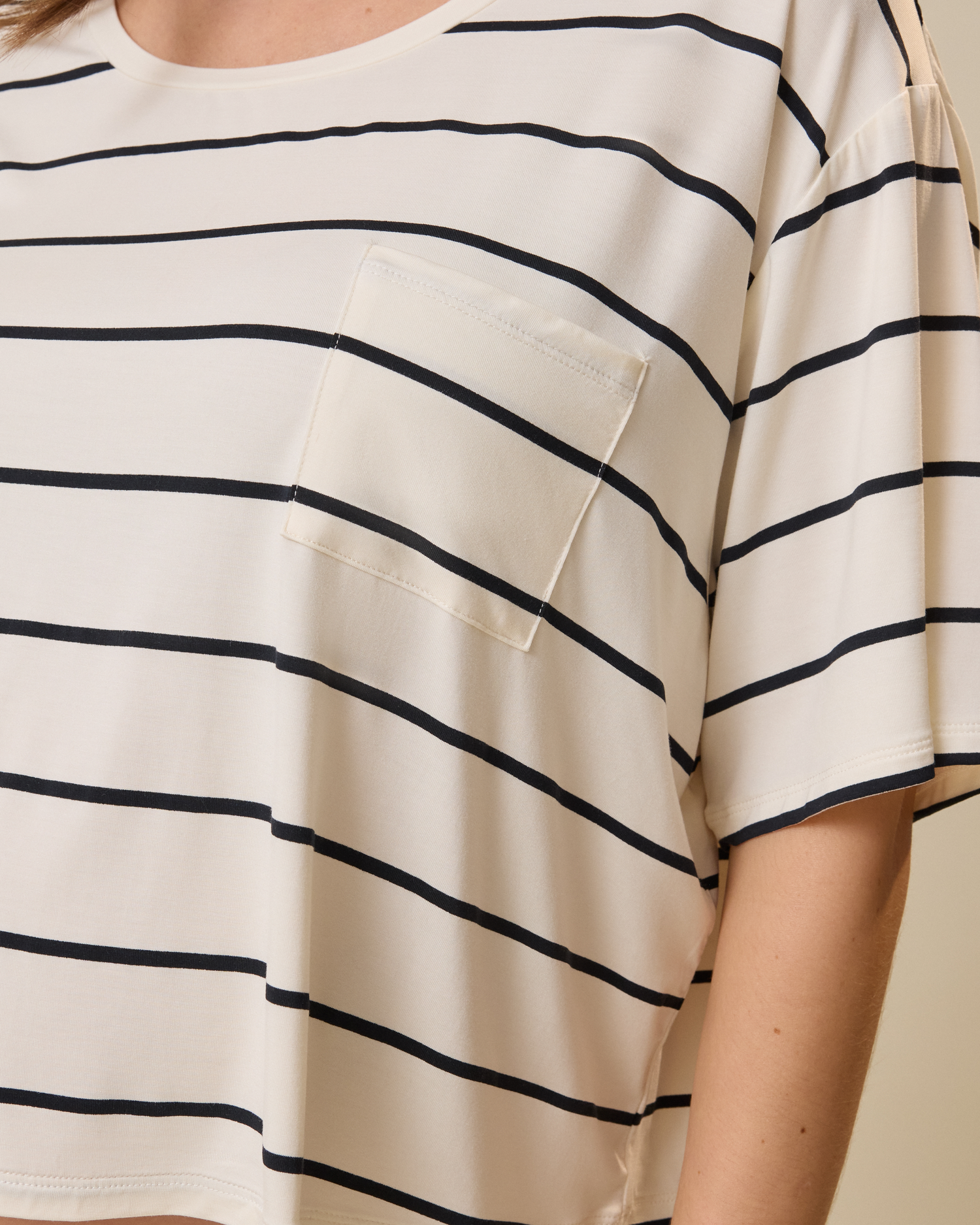 Aria Bamboo Casual Cropped Short Sleeve Top | Black - Image 12
