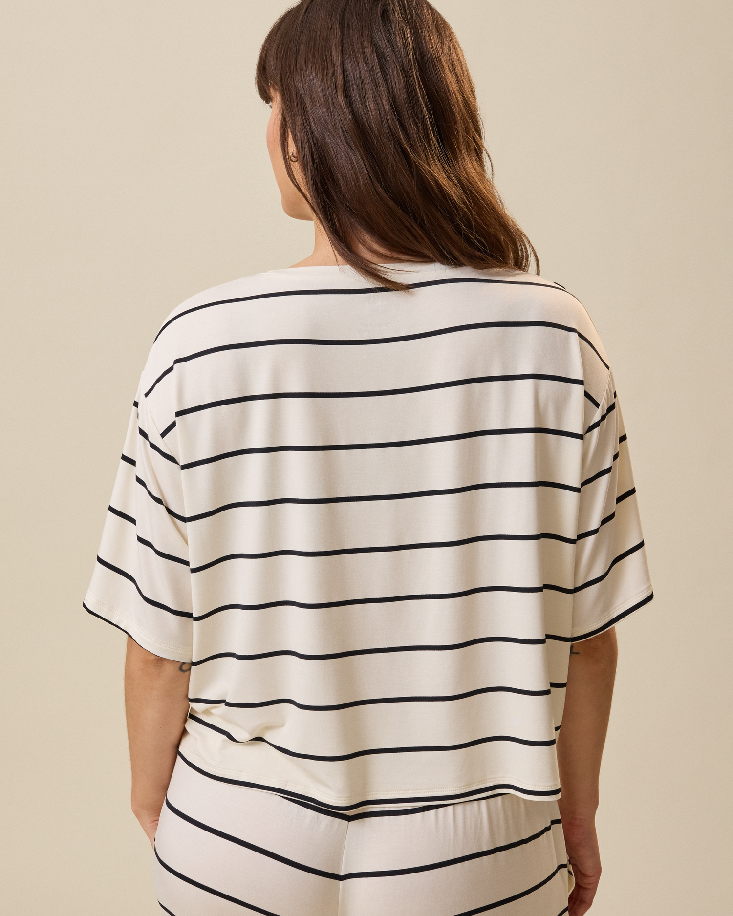 Aria Bamboo Casual Cropped Short Sleeve Top | Black - Image 15