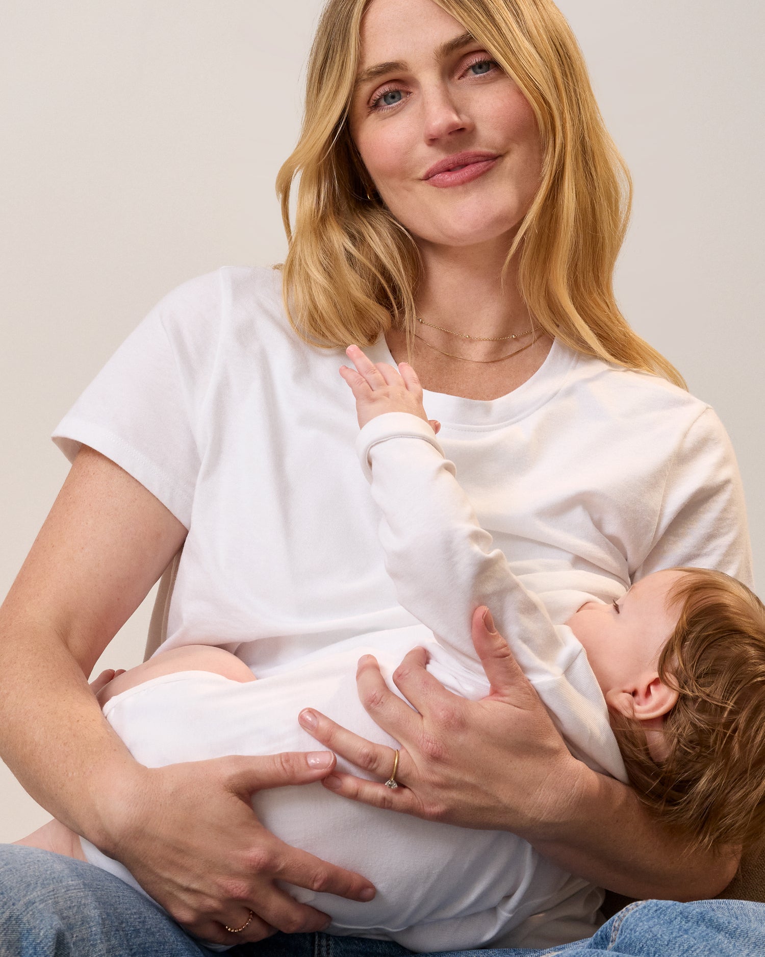 Classic Cotton Nursing T-shirt | White - Image 2