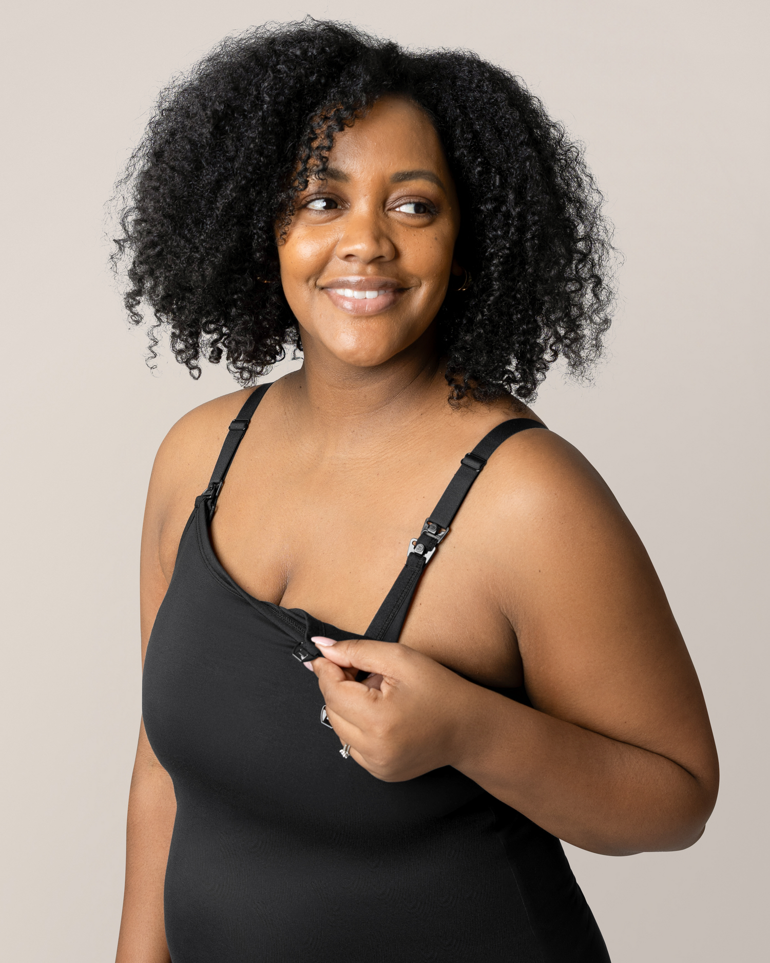 Stella Hands-Free Pumping & Nursing Nightgown | Black - Image 4