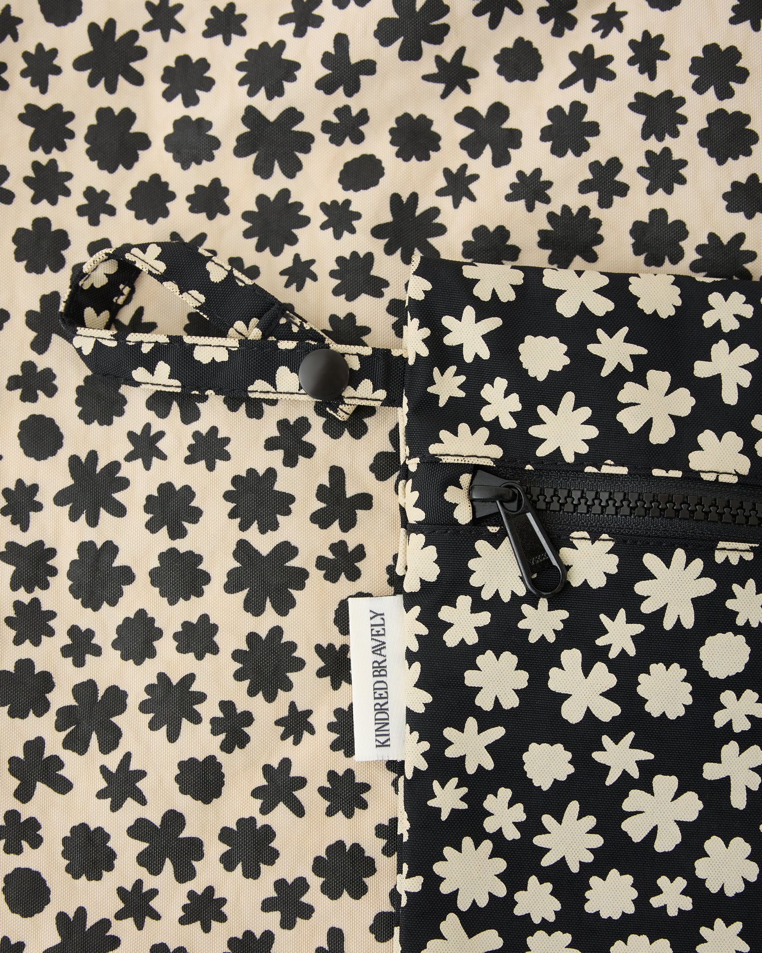 Wet/Dry Bag Set | Cream Chamomiles - Image 4